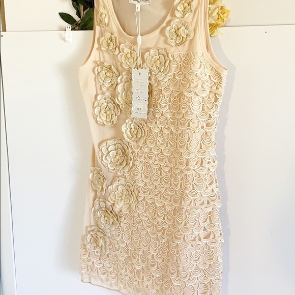 Pretty Angel Crochet Silk Flower Stretch Tunic! - Picture 3 of 4